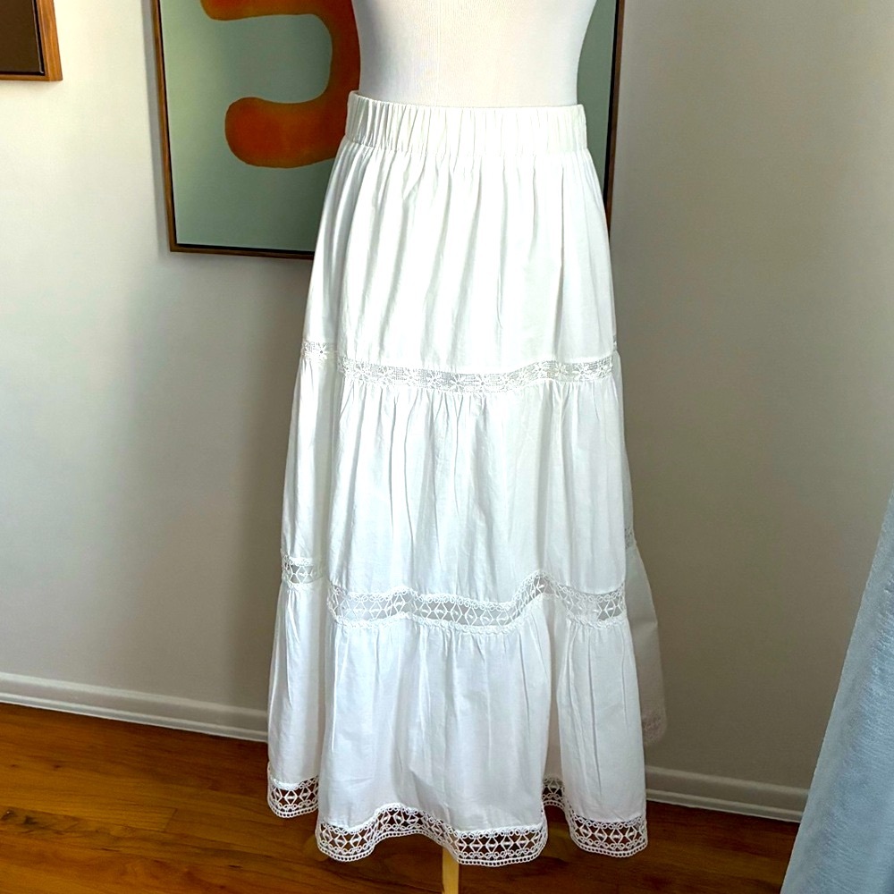 Elegant White Tiered Skirt